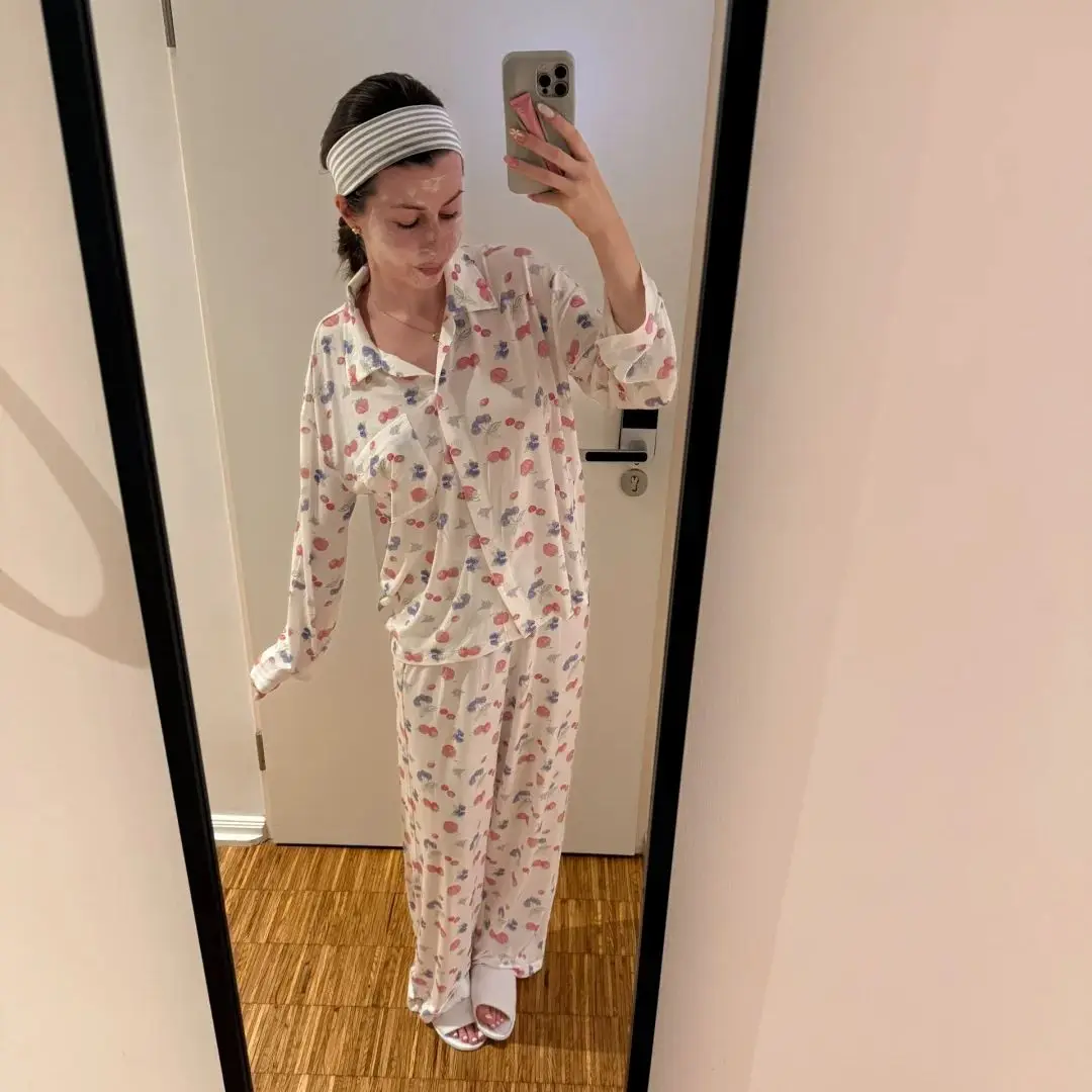 

Djerf Av Berry Print Женская домашняя одежда Мягкий и приятный для кожи материал из тенселя Свободный пижамный комплект