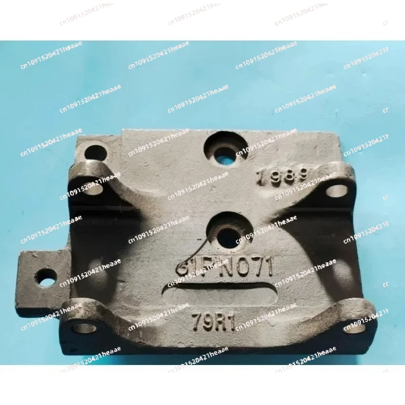 Suitable for  air conditioning compressor bracket 4993323/81PN071 Engine 6BT5.9/ISBe170