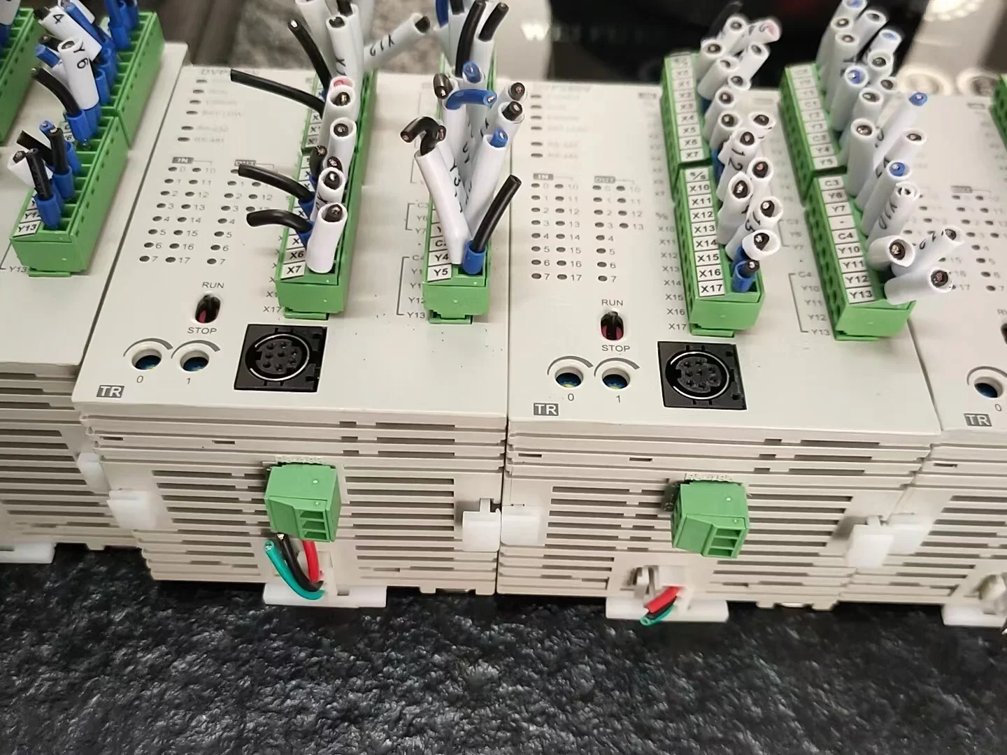 Девять – девять процентов нового Módulo Analógico DVP28SV11T2 Девять – девять процентов нового Módulo Analógico DVP28SV11T2