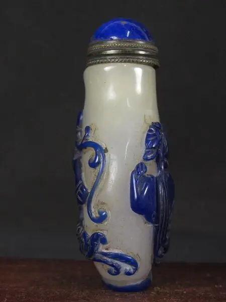 Chinese Two Dragon Carved Peking Overlay Glass Snuff Bottle