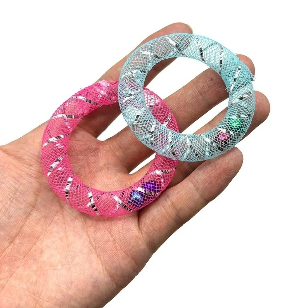 Lot de 5 clochettes sonores circulaires pour chat, en maille douce résistante aux morsures, avec ressort rebondissant pour jeu autonome, et tube interactif coloré en grille