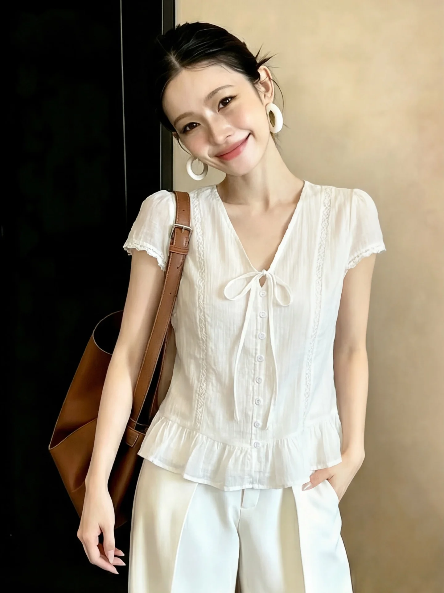 

White Lace Trim V-neck Shirt Women's Summer New Sweet Youthful Fashionable Pleated Knot Belted Top Breathable Skin-...