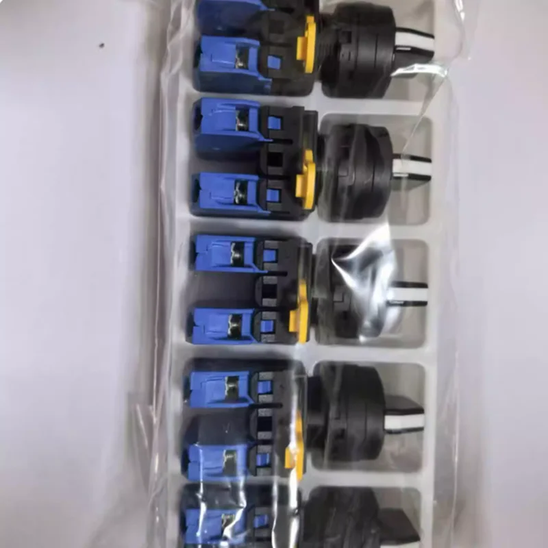 10pcs IDEC and Quan  YW1S-2E10 self-locking selector switches, genuine original products