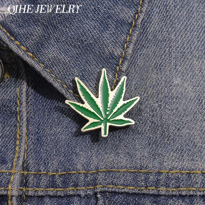 Cartoon Green Plant Brooch Tobacco Leaves Enamel Pins Decorative Backpack Lapel Badge Jewelry Accessories Gift for Kids Friends