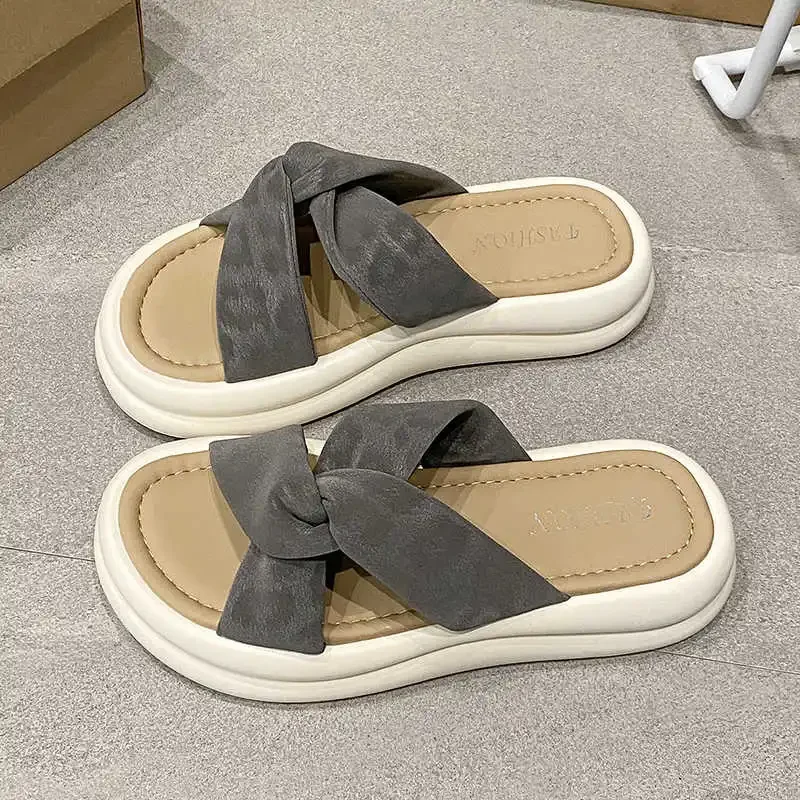 

Легкие женские сандалии с ремешком, тапочки, женская обувь, размер 47, шлепанцы, женские сандалии, спортивные кроссовки, уличные кроссовки 2025 года