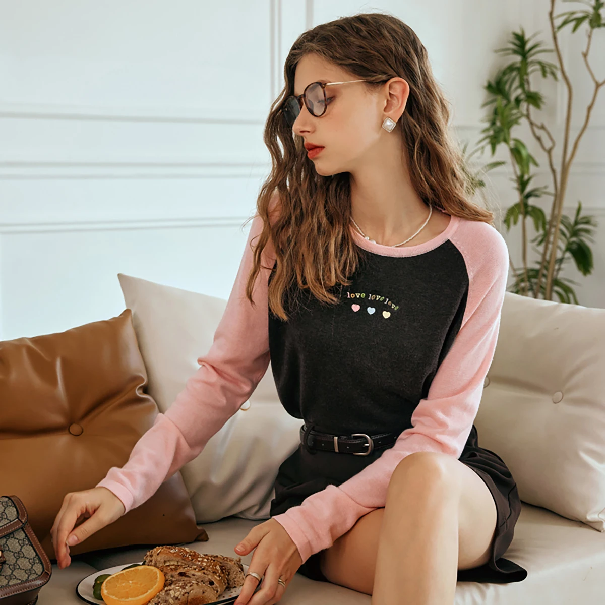 

Женские трикотажные футболки OLrain, ранняя осень 2024, винтажные футболки контрастного цвета, повседневные женские топы с вышивкой O24CZ85283