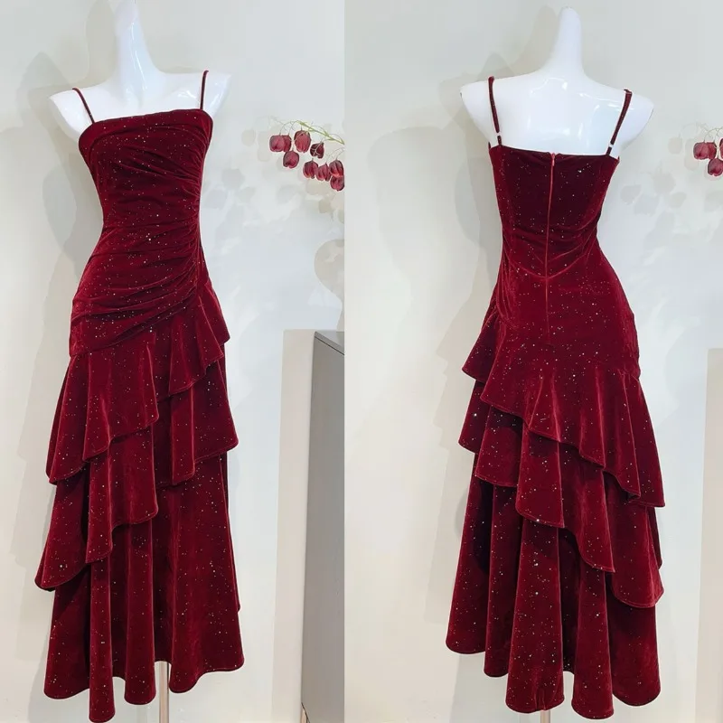 Vestido feminino de veludo com babados em camadas, vermelho brilhante, alças, sem mangas, gola slash, elegante, bodycon, cintura alta, roupas femininas