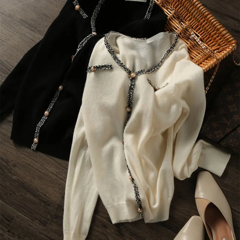 Tweed Splicing Pearl Buckle V-Neck Sweater Women 2024 Autumn Winter Long Sleeve Knitted Pullover All-Match Jersey Bottoming Top