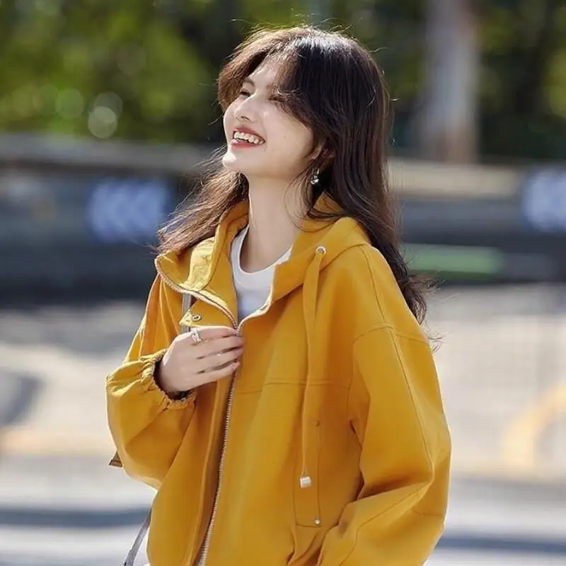 Modna kurtka damska z kapturem na wiosnę i jesień 2026, lekka, luksusowa, w stylu zachodnim, uniwersalna, luźna, codzienna kurtka/top.