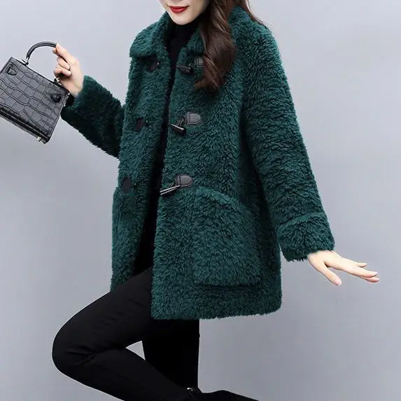 Korean Version of the New Young and Fashionable Style Overcomes the Trend of Women\'s Coats Lamb Wool Coats and Women\'s Fashion