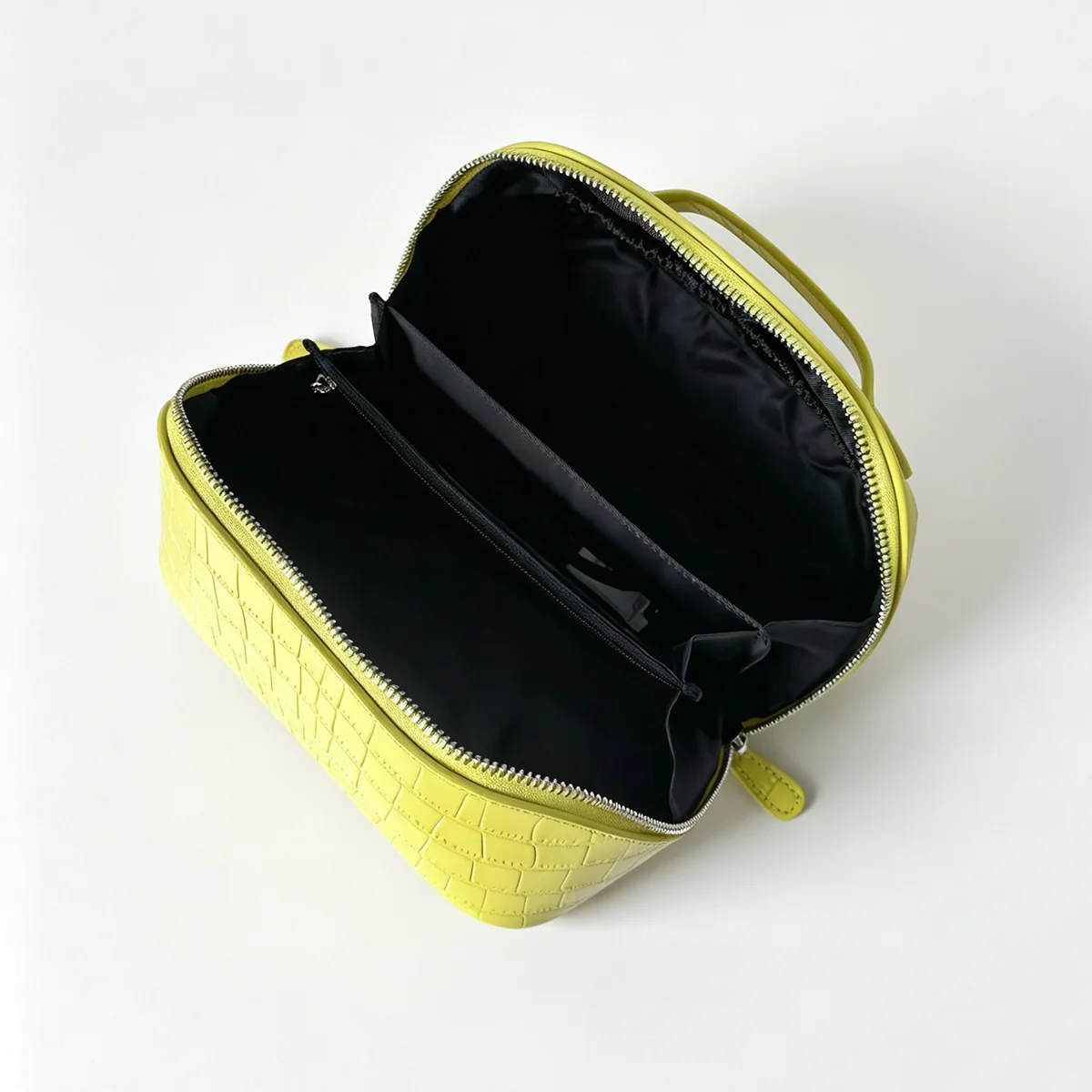 Authentisches Leder-Kosmetikset für Damen, Zitronengelbe Farbpalette, Beauty-Organizer, hochwertiges Rindsleder, Krokodilprägung, Reise-Waschtasche – Detail 18