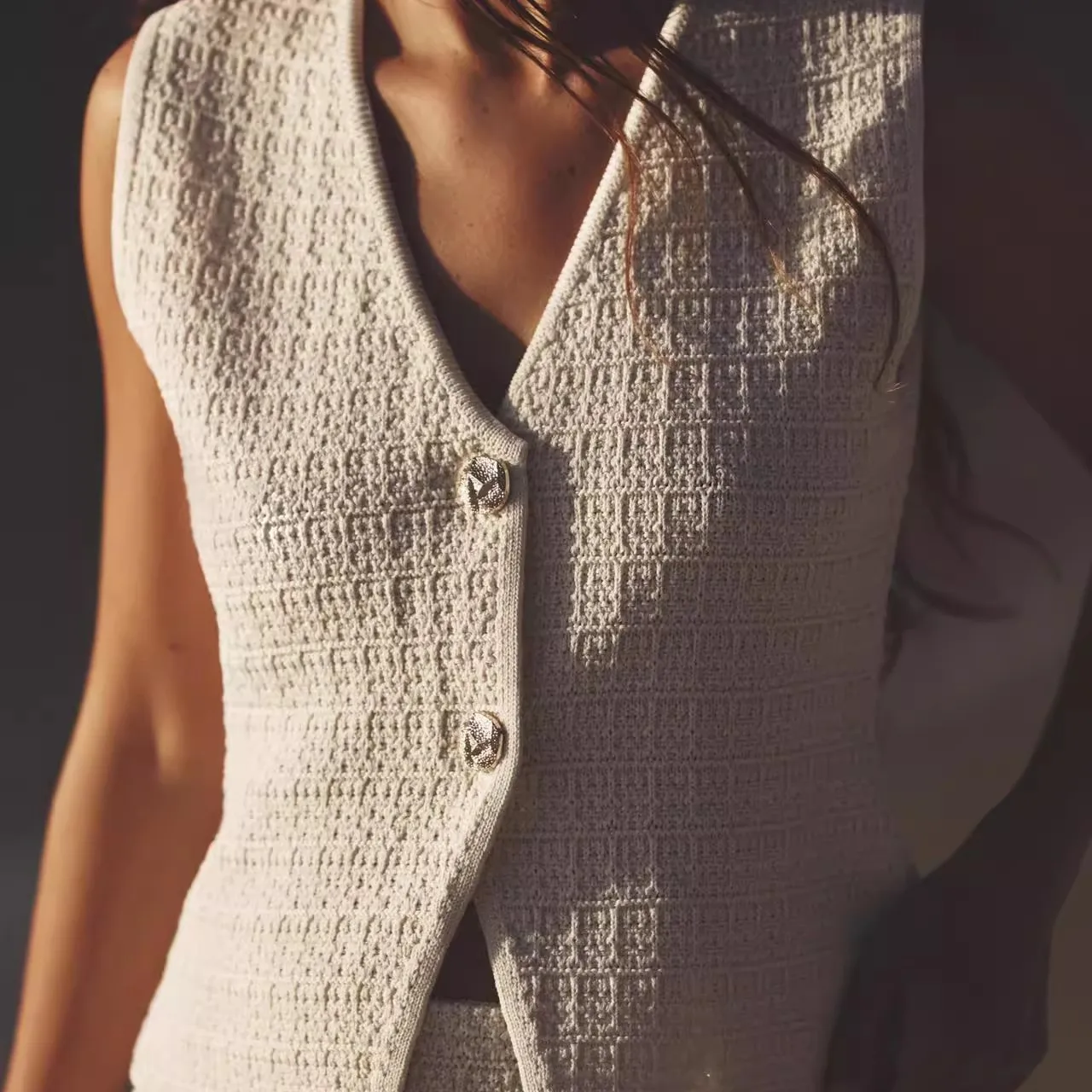 

Текстурированный жилет V-Ne Svel, лето 2022, облегающая юбка для поездок на работу, универсальное модное простое дизайнерское пальто