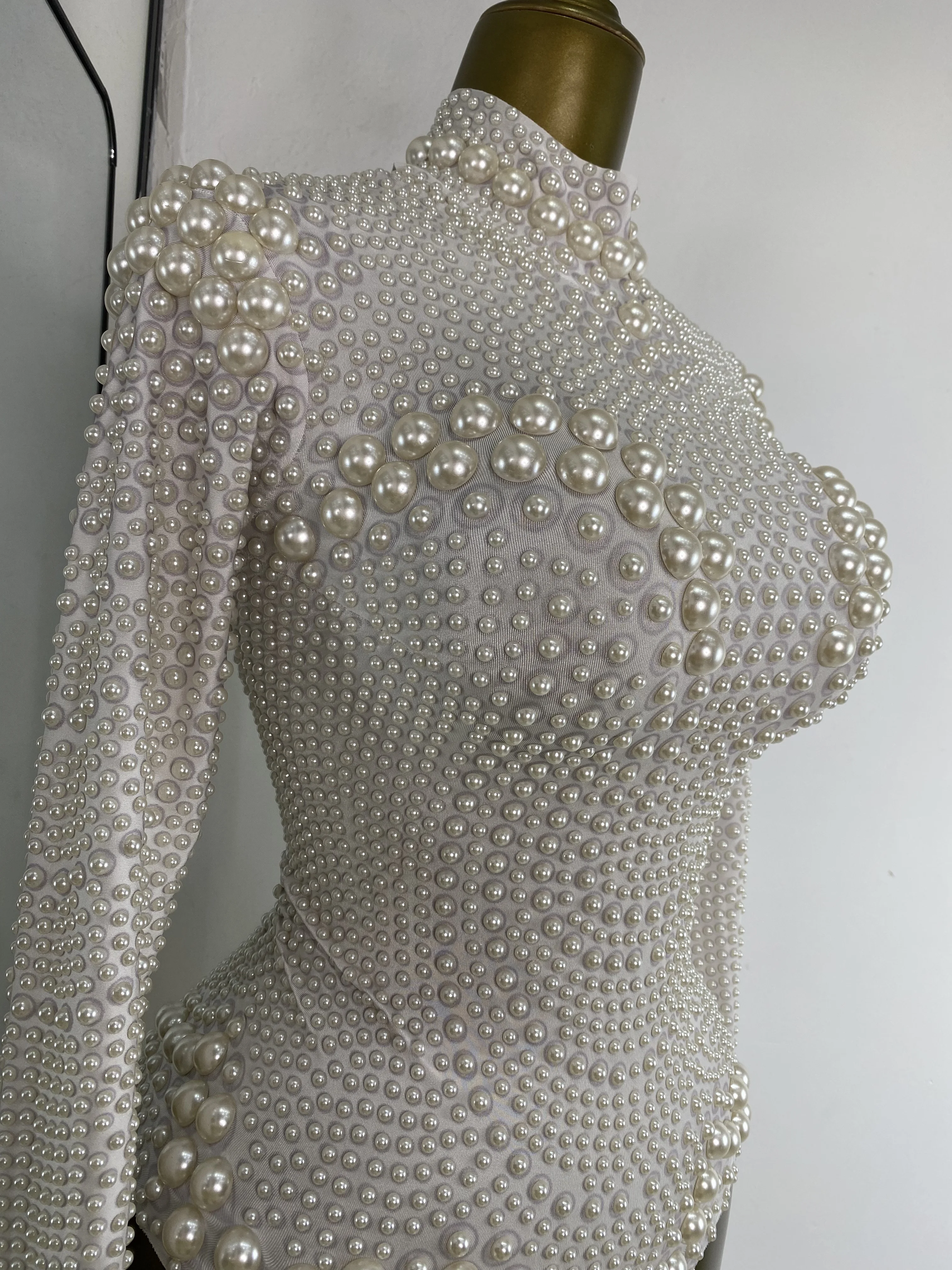 

Роскошный эластичный купальник с белым жемчугом, женский боди для ночного клуба, платье для выпускного вечера с длинным рукавом, K-Pop, костюмы для выступлений, дропшиппинг