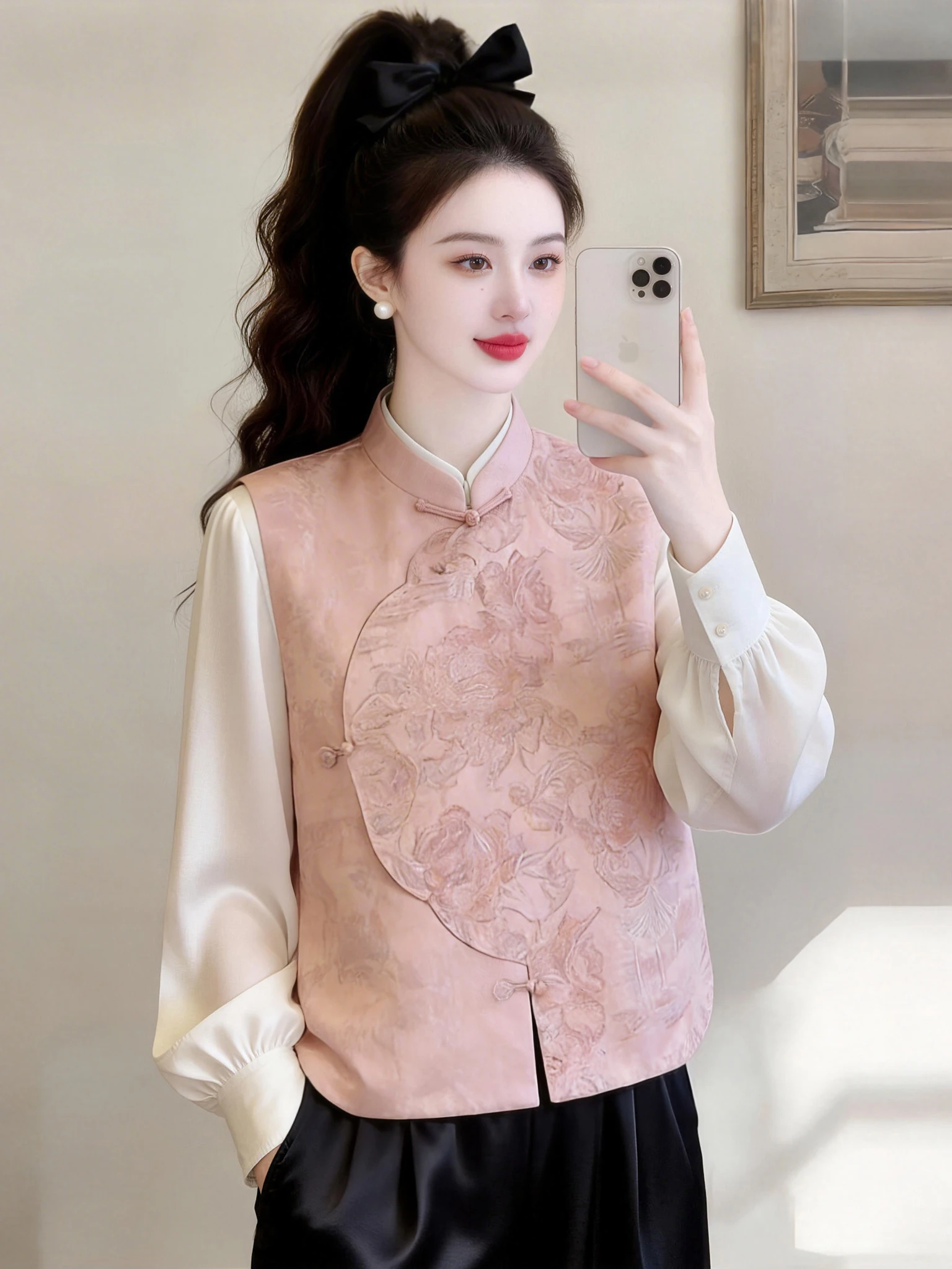 

Elegant Chinese Embroidered Jacket Women's Fashionable Spring New Style Age-Defying Stylish Gentle Personality Vest
