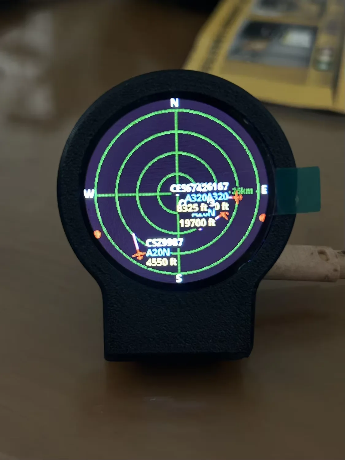 USB-C Deskradar Live ADS-B Flight Tracker Gadget with Sonar Grid Screen With 3D Printed Case Aviation Desk Decor