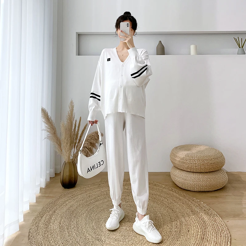 

2023 Spring Pregnant Woman Clothes Set Striped Patchwork V-Neck Button Fly Maternity Jacket+Belly Pants Twinset Loose Sport Suit