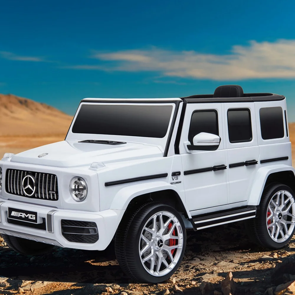 흰색 세련된 전동 어린이 장난감 자동차, 2.4G 무선 조종, 다기능 스프링 서스펜션, 야외 안전 탑승 차량