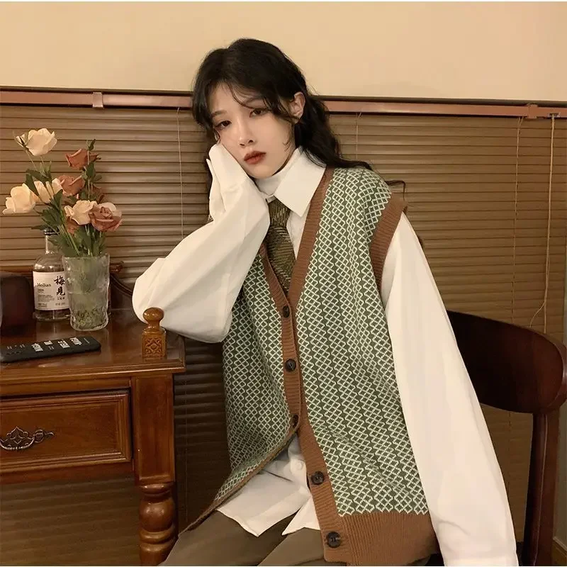Winter Button Plaid Vest Knit Tops for Woman Green V-neck Women\'s Sweater Jersey 90s Vintage Korean Fashion Crochet 2024 Y2k