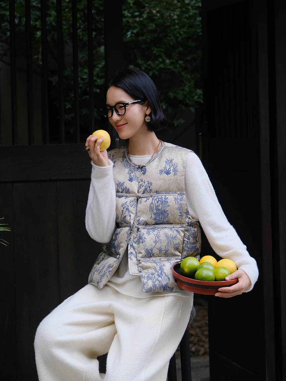 

Chinese Sle Warmth Faux Fur Vest 90% White Goose down Emed Print Silk Wool Blend Ladies Vest round Ne Thiened