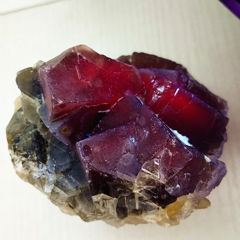 Natural Stones Red And Blue Fluorescence Effect Fluorite Crystals Mineral Samples Witchcraft Energy Feng Shui Room Decoration