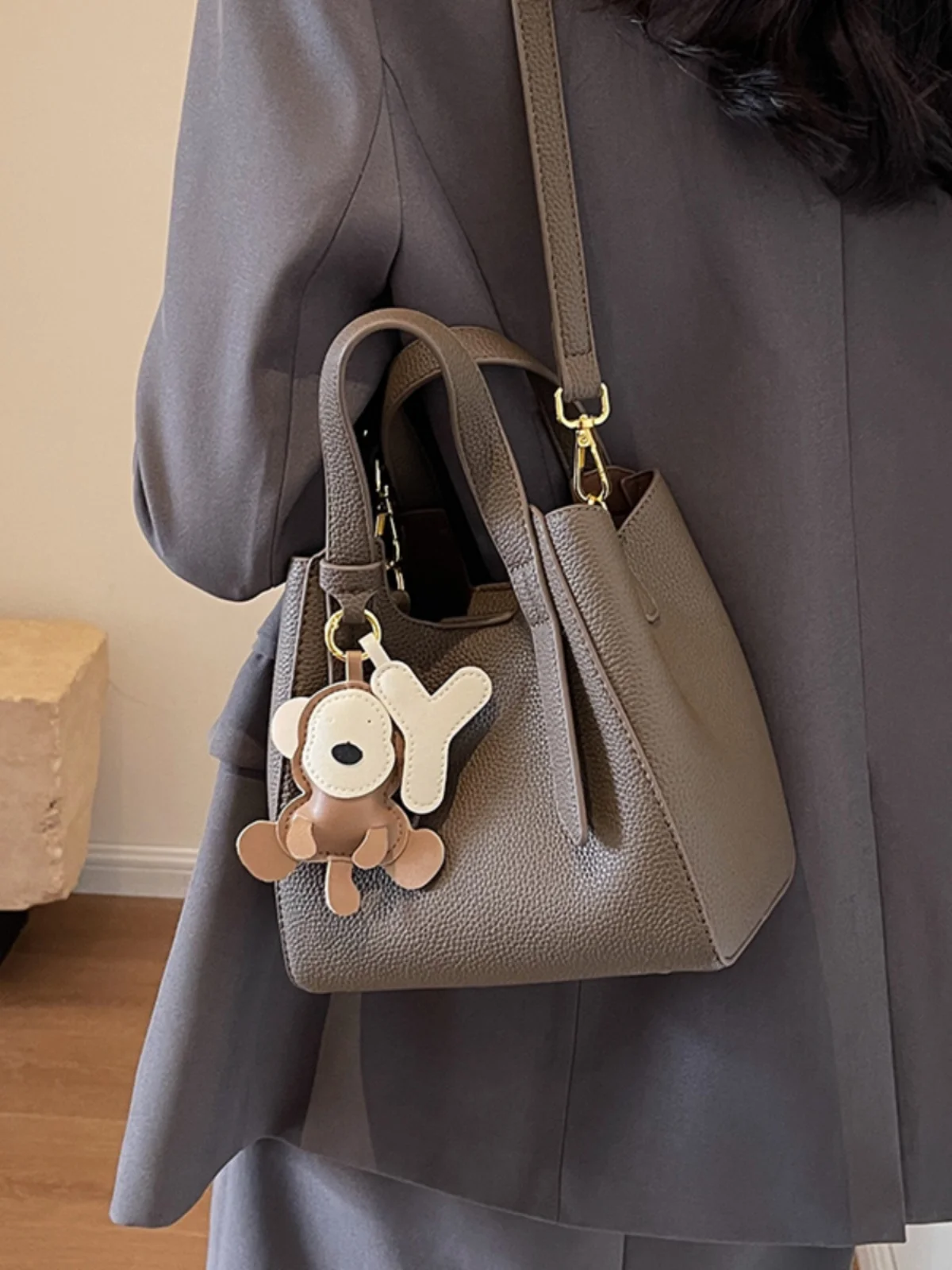 

Faionable Ретро Buet Bag Женская сумка через плечо Универсальная сумка Осень-зима заводская мягкая искусственная кожа Magnetic Bule Cl...