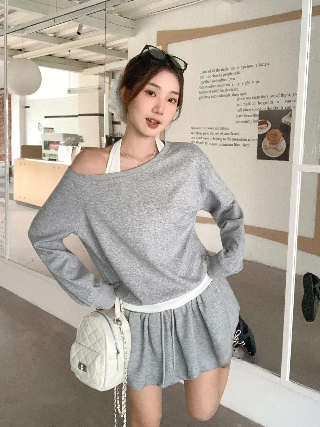 

Корейская удлиненная толстовка-худи для женщин, свободная базовая футболка для ношения под одеждой, повседневная футболка для девушек, модная цветная футболка