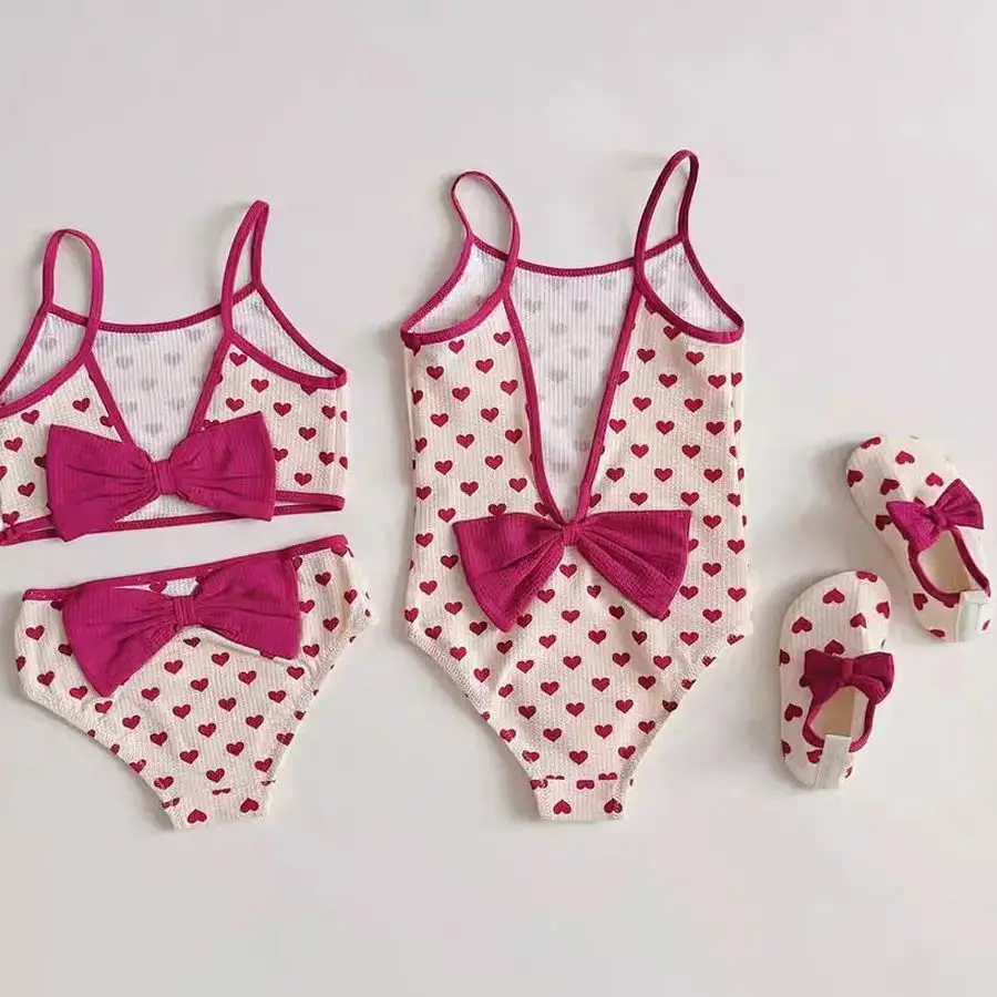 

Купальник-бикини с принтом в виде сердечек и большим бантом для девочек, летний пляжный слитный купальник, простой однотонный купальник с цветовыми блоками для девочек