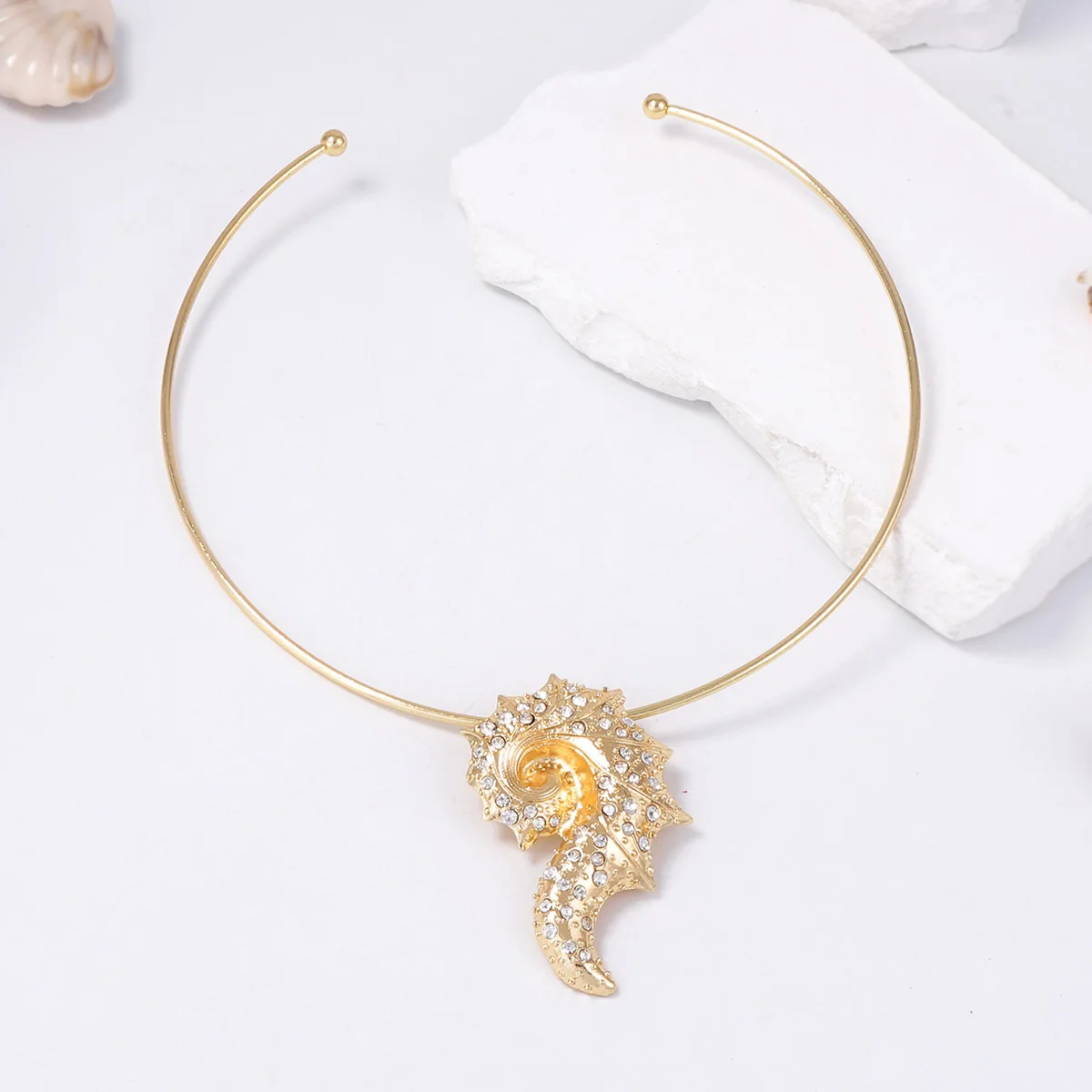 

ZAA Charm Boho Women Jewelry Luxury Rhinestone Studded Conch Pendant Choker Necklaces Trend Holiday Party Accessories Girl Gifts