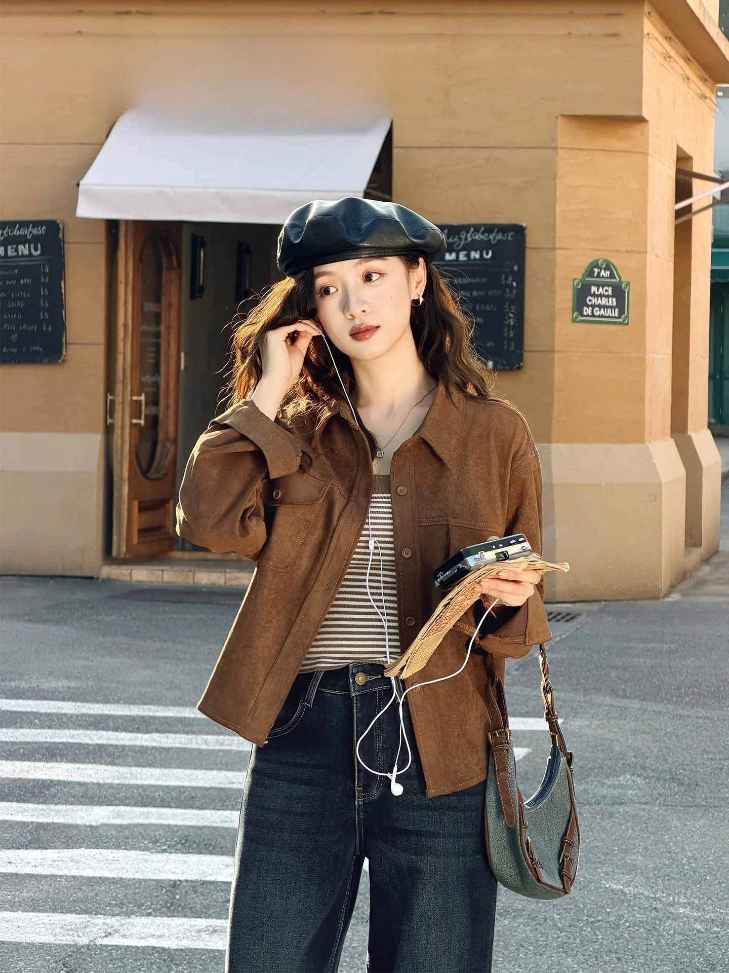 

Женская утепленная куртка из замши свободного кроя с длинными рукавами, цвета карамель, в винтажном стиле, с отложным воротником и пуговицами, для повседневной носки