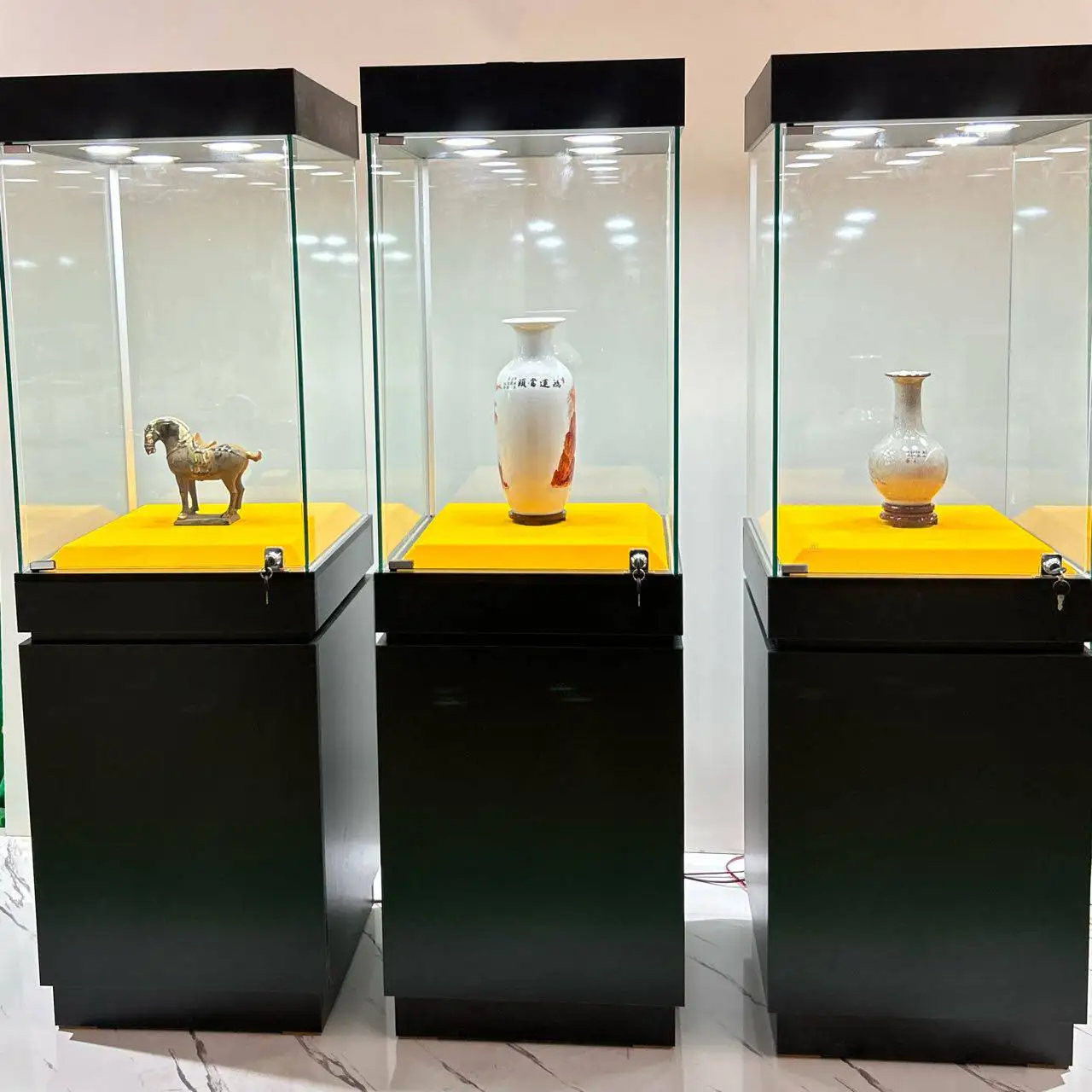 Wooden Museum Counter Cultural Relics Antiques Collection Memorial Jewelry Jade Porcelain Jewelry