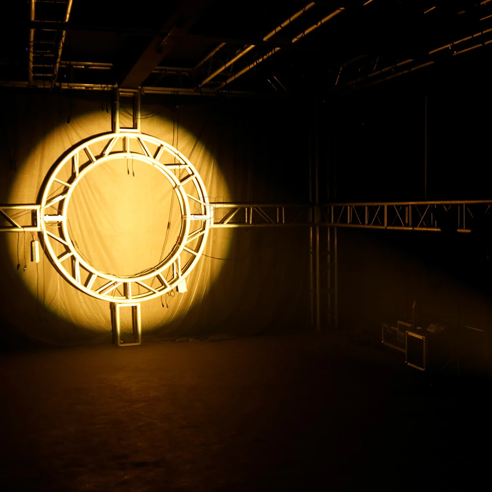 SHEHS LED 250 واط Leko Profile Spotlight RGBW أو حاجز إضاءة أبيض دافئ رائع بأربع أوراق لحفلات الزفاف DJ Bar