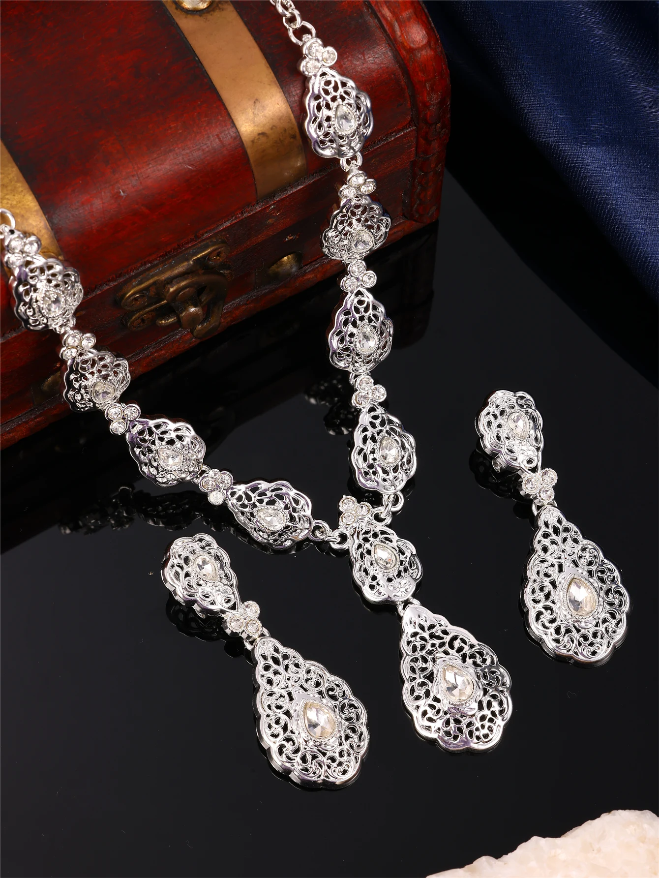 1 Set Vintage-Schmuckset im Palast-Stil für Damen mit Halskette und Ohrringen, Wassertropfenform und Strass-Einlagen, verstellbare Länge, geeignet für arabische Frauen bei Hochzeiten, Banketten und Festivals – Detail 5