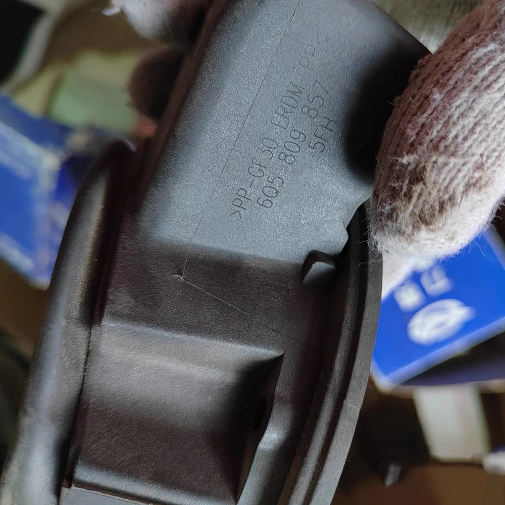 

Gas Fuel Filler Flap Tank Cover Cap For VW Polo 2003 2004 2005 2006 6Q5809857 6Q5809857GRU 6Q5 809 857 High Quality Replacement