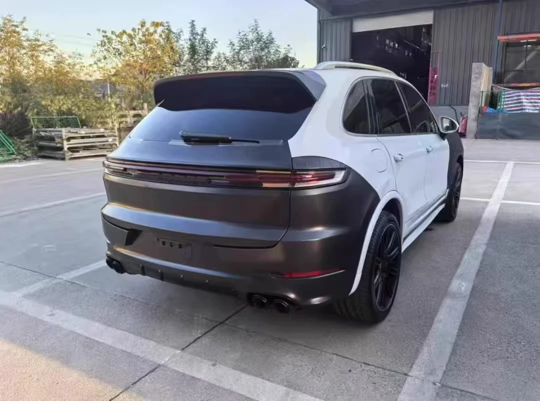 Body kit For Porsche Cayenne 2011-2017 modified new style rear bumper assembly tailgate taillight spoiler through lamp