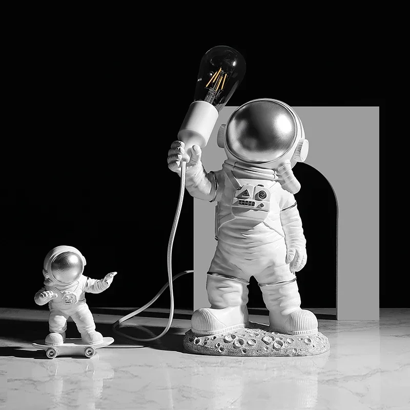 

Modern Astronaut Model Desktop Decoration Living Room Decoration Table Lamp Resin Craft Decoration