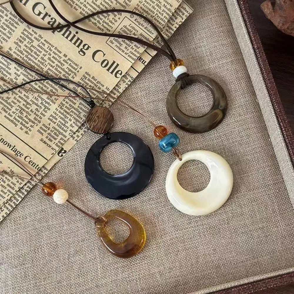 Fashion Retro Resin Ring Pendant Necklace Originality Long Leather Rope Necklace Daily Wear Girl Sweater Accessories