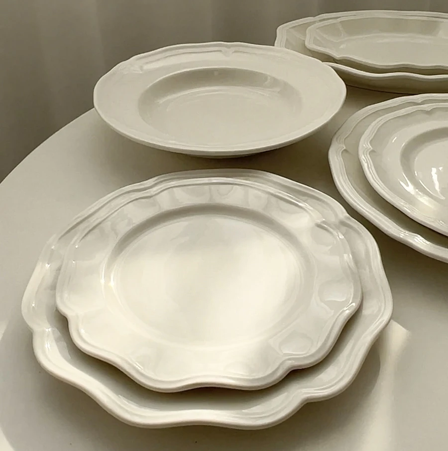 French Vintage White Embossed Ceramic Plate, Floral Lace Breakfast & Dessert Dish, Elegant Retro Tableware for Home Dining