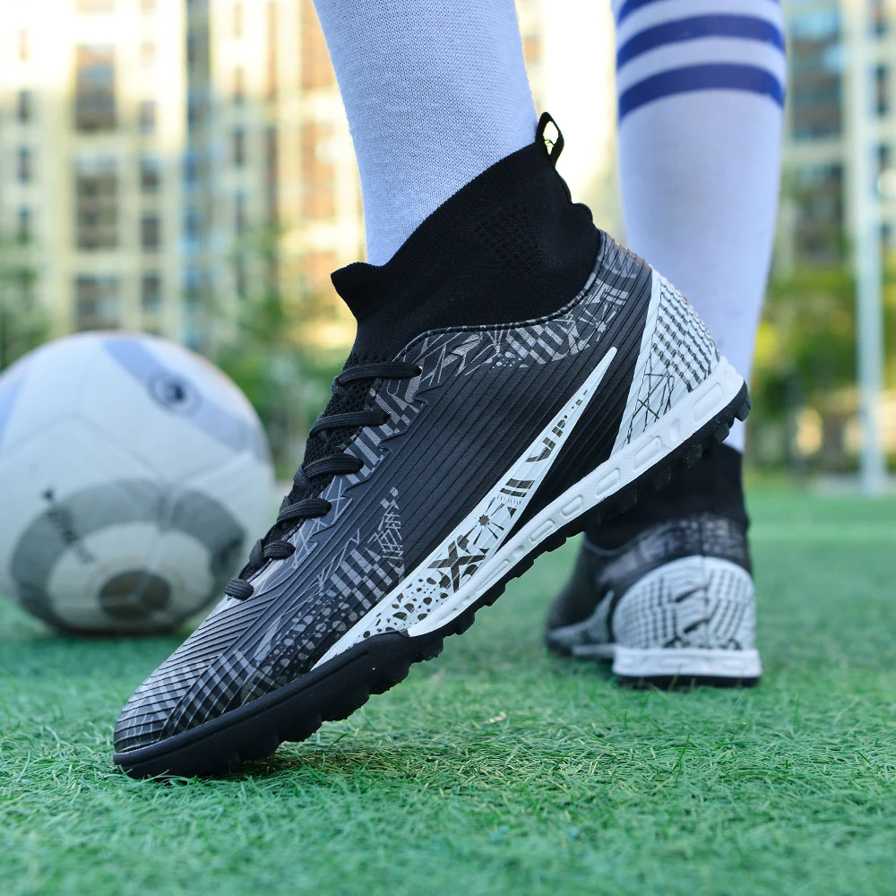 Men Soccer Shoes Boys Studded Boots High Top Society Soccer Cleats Hard Court Turf Shoes Men's Sports Shoes Tenis De Futsal