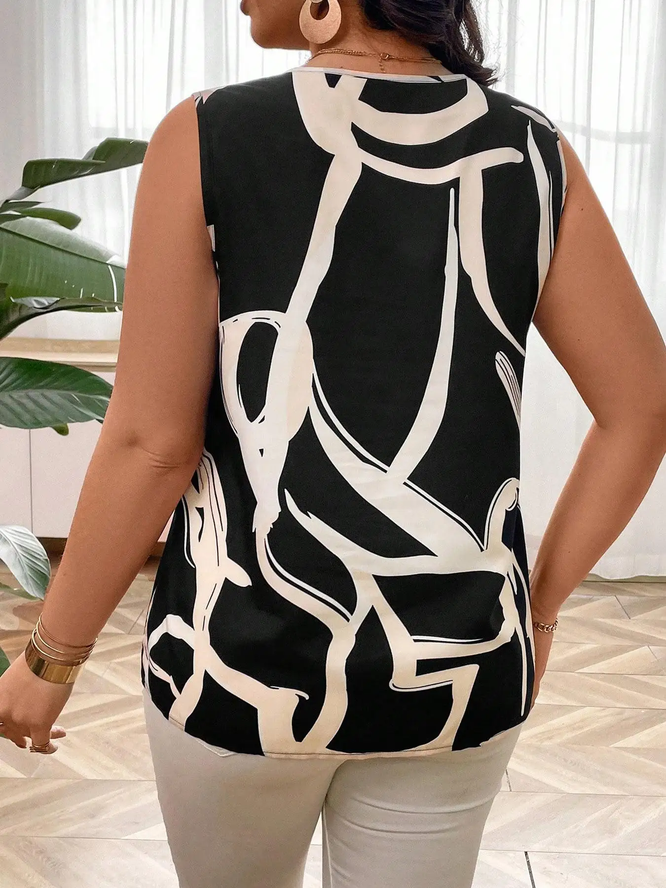 

【Plus Size】 Geometric Print Curved Hem Top, Casual Round Neck 3/4 Sleeve Top for Women, Women's Plus Clothing for Daily Wear, Sh