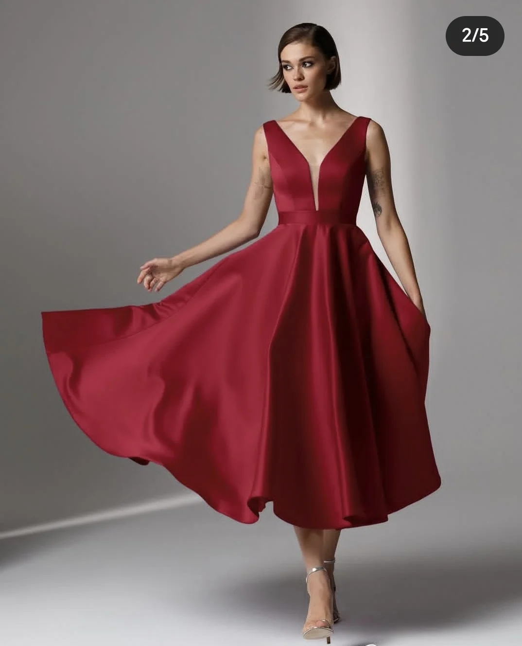 فساتين مناسبة خاصة عربية سعودية مثيرة بطول الكاحل باللون الأحمر على شكل حرف v بدون أكمام من الساتان الناعم رداء أنيق مدني