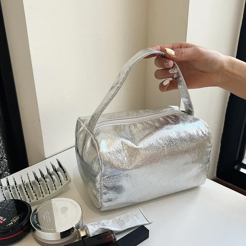 

Large-capacity Flashy High-value Portable Travel Toiletry Bag Cosmetics Lipstick Storage Bag Handbag