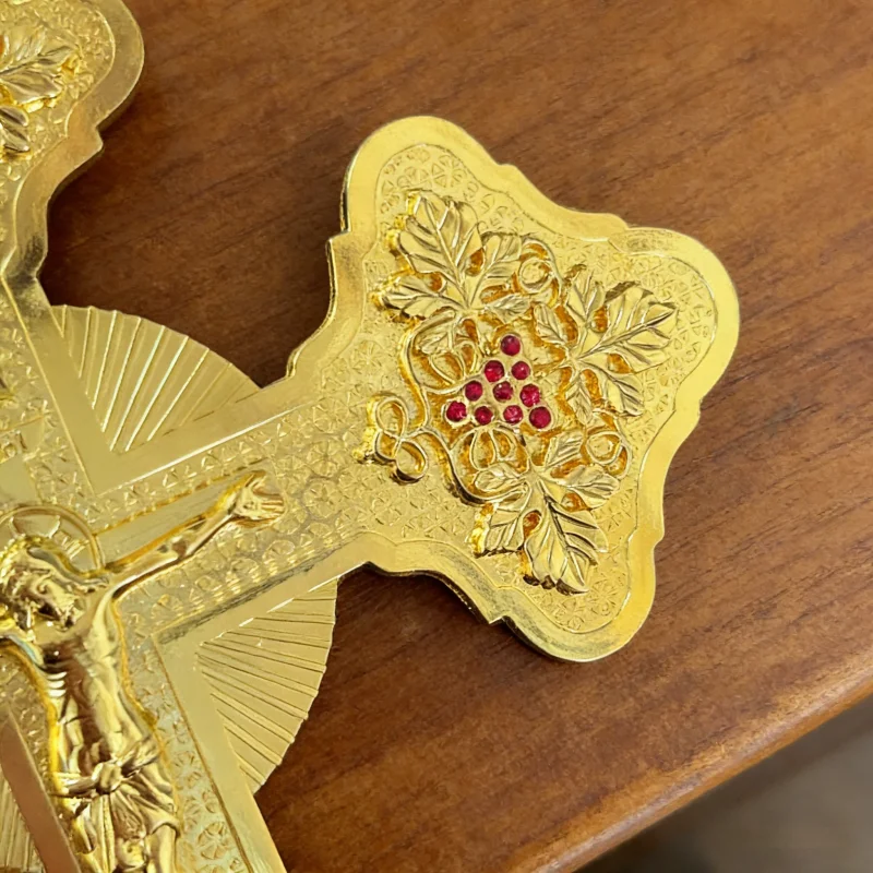Orthodox Blessing Cross for Priest Byzantine Handheld Crucifix Gold Metal Ornate Altar Cross Church Supplies Religious Gift
