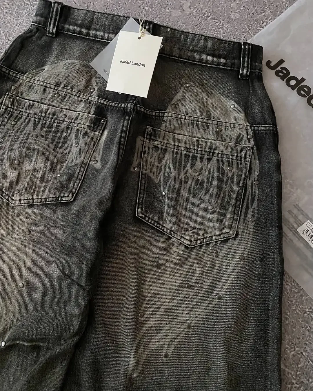 Harajuku Popular Knee Length Denim Shorts Retro Rivet Design Street Wing Pattern Y2K Fashion Punk Loose Wide Leg Pants Men Women