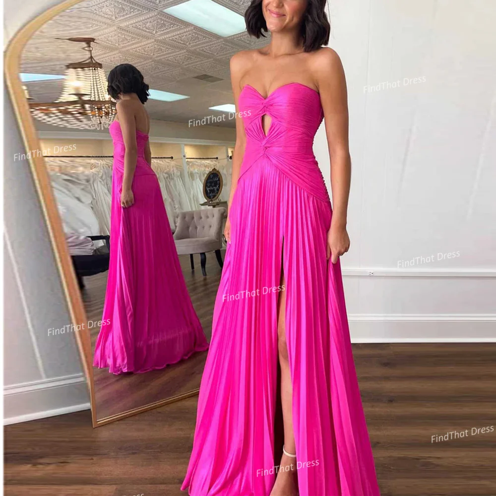 Maßgeschneidertes, bescheidenes, trägerloses Chiffon-A-Linien-Plissee-formales Abendkleid, rückenfrei, seitlich geschlitzt, langes Partykleid mit Hof