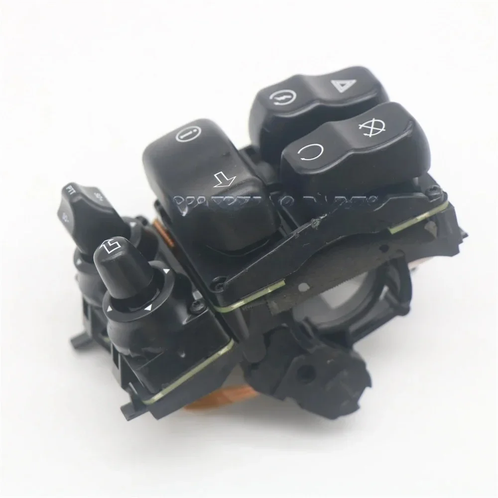 

71500083C 604840-105S RH Hand Control Switch with Bracket for Touring FLHXSE CVO Street Glide 2018