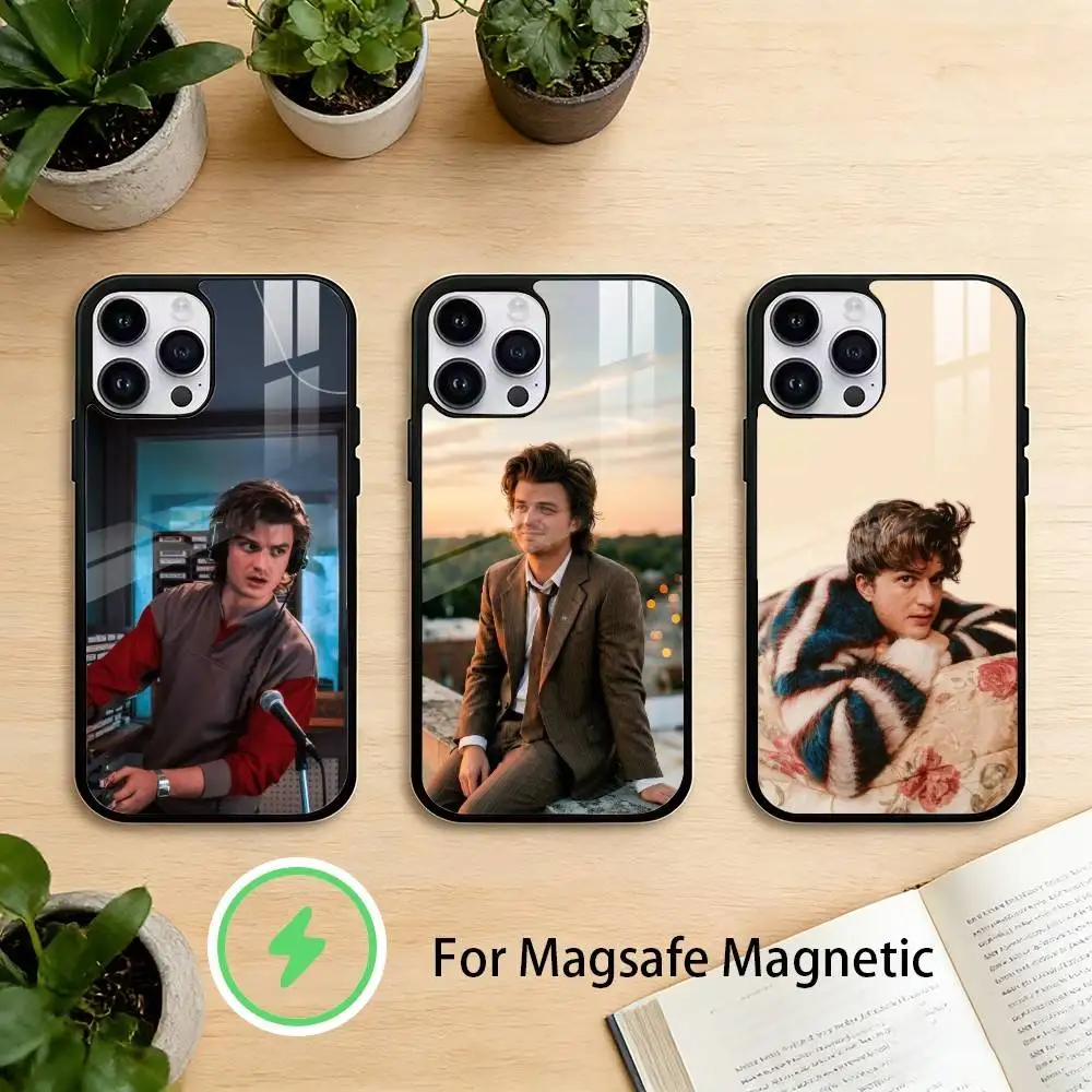 

Actor S-Steve Harrington-N Phone Case For iPhone 17/16/15/14/13/12/Plus/Pro/Max for Magnetic Wireless Charging