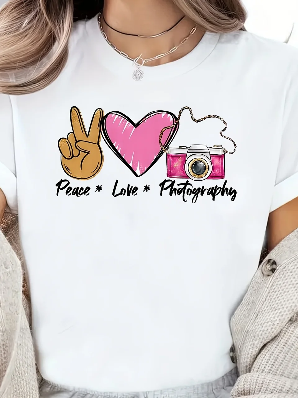 

Женская модная удобная мягкая футболка с принтом «Жест мира, любовь и камера», с коротким рукавом, круглым вырезом, повседневная женская одежда