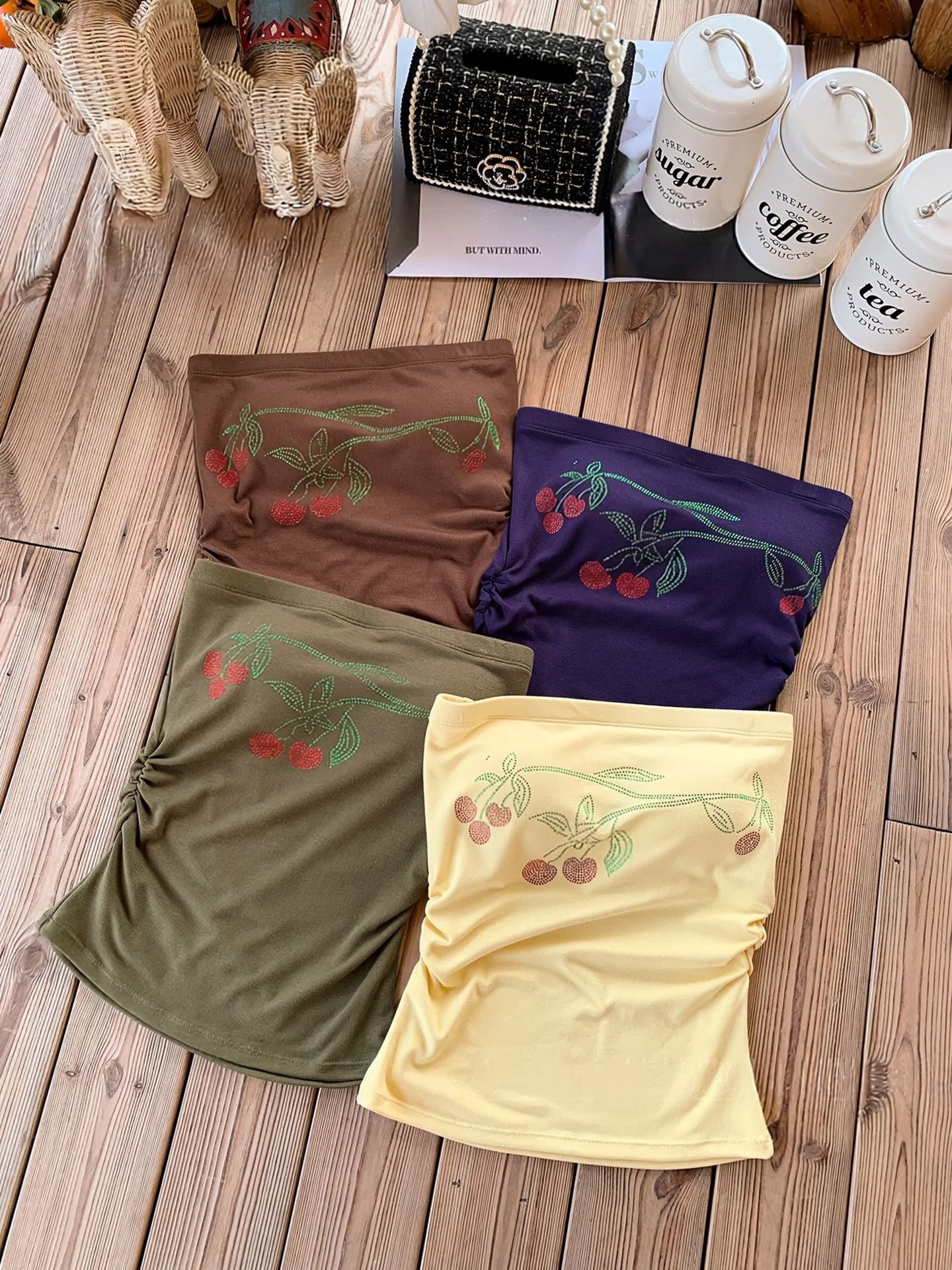 American Retro Cherry Themed Slim Fit Wireless Bralette Women's Autumn Short Wrap Chest Top Sexy Style Inner Wear Vest