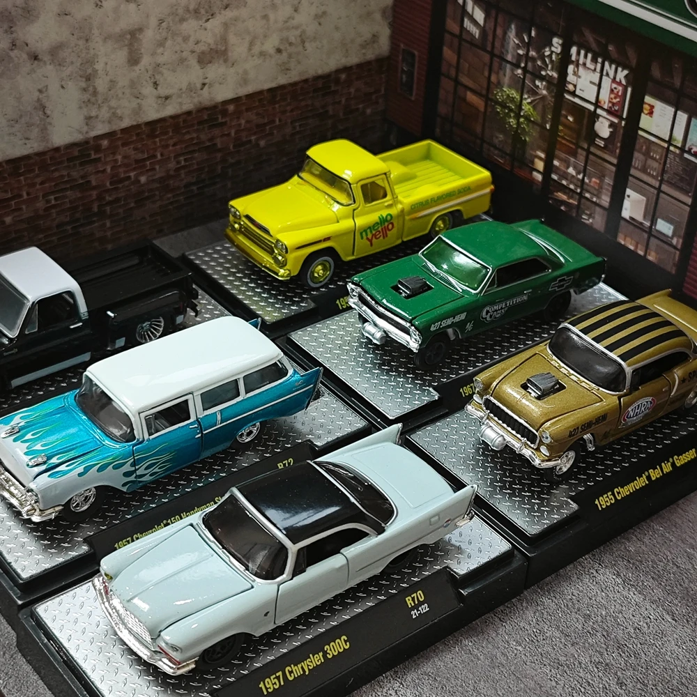 

M2 Chevrolet 1/64 Vintage car Pickup truck Diecasts Alloy Toy Car Model Collection Diecast Simulation Model Cars Toys For Gifts