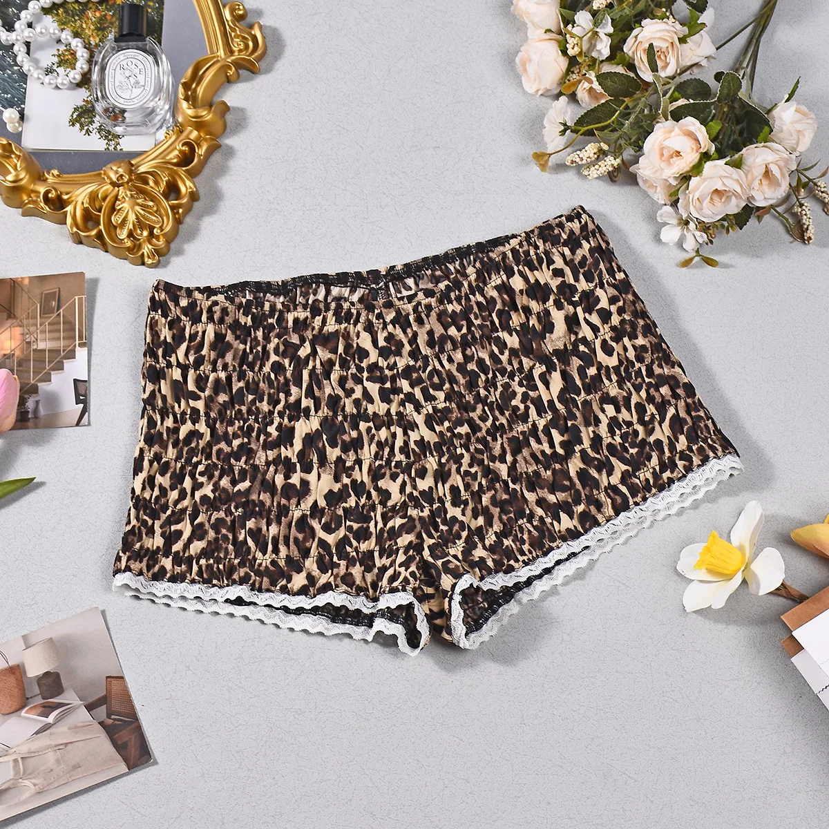 Women's Fashion New Leopard Print Elastic Hot Pants Lace Contrasting Color Splicing Shorts